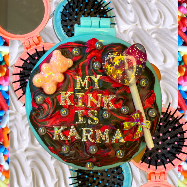 ‘Karma Kink’ Brush Mirror Compact GRWM